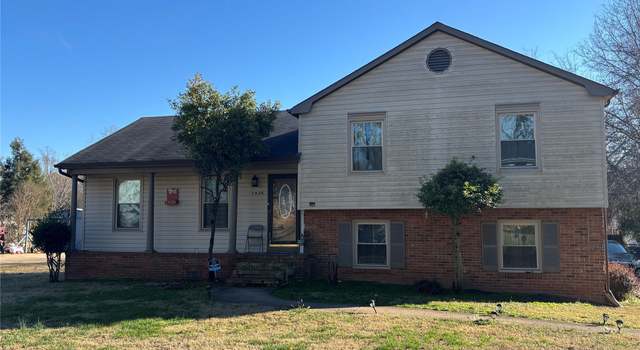 Photo of 7426 Riding Trail Rd, Charlotte, NC 28212