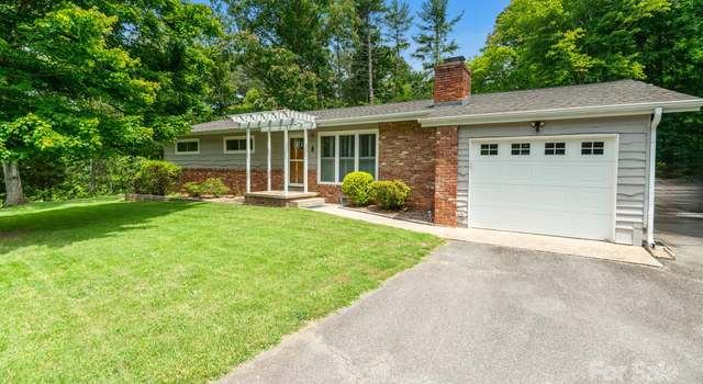 Photo of 4 Sourwood Ln E, Asheville, NC 28805