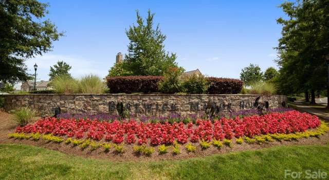 Photo of 10403 Bere Island Dr, Charlotte, NC 28278