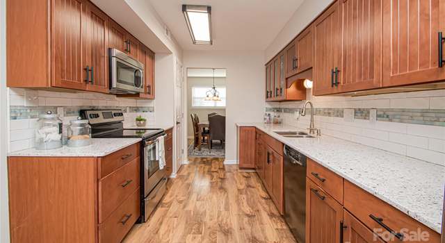 Photo of 10933 Hunter Trail Ln, Charlotte, NC 28226