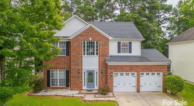 Property at 9910 Sandman Ln, Charlotte, NC 28216, 3 beds, 2.5 baths