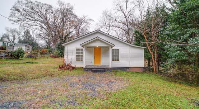 Photo of 208 Oakland Dr, Lowell, NC 28098