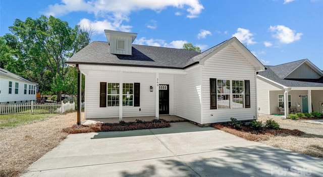 Photo of 265 South Cir NW, Concord, NC 28027