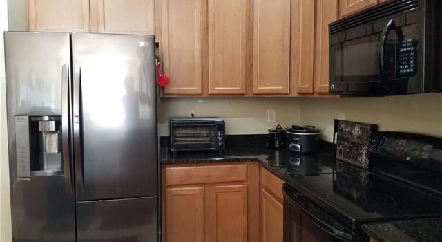 Photo of 1000 E Woodlawn Rd #104, Charlotte, NC 28209