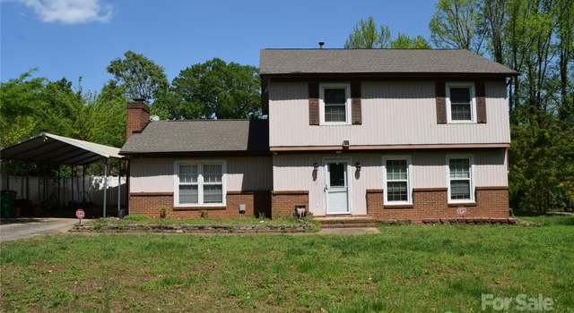 Photo of 5915 Bluebonnet Rd, Charlotte, NC 28212