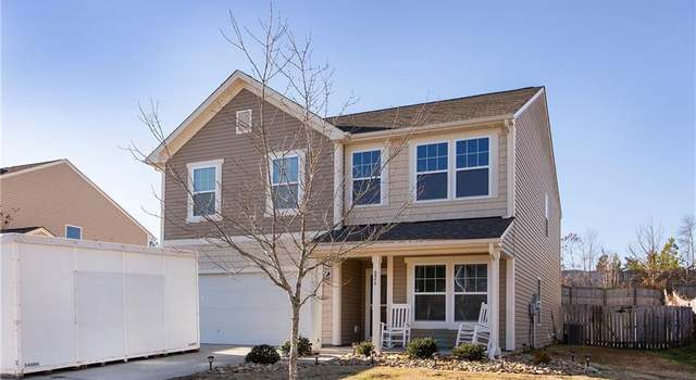 Photo of 826 Pointe Andrews Dr, Concord, NC 28025