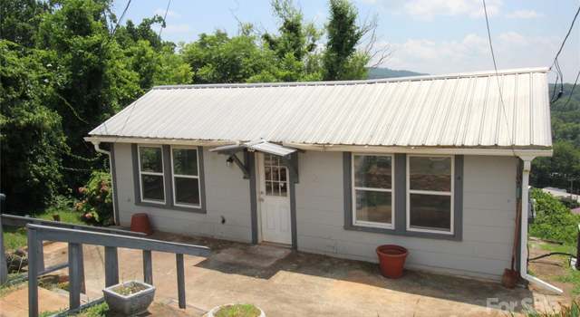 Photo of 105 Summit St, Marion, NC 28752