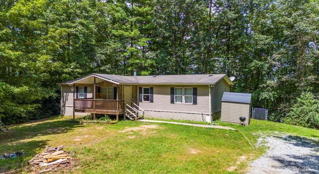 Photo of 10 Mark Dr, Hendersonville, NC 28739