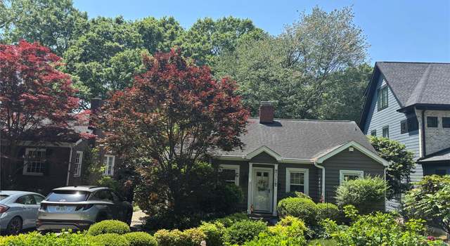 Photo of 2112 Bay St, Charlotte, NC 28205