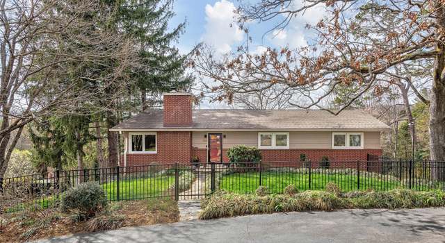 Photo of 261 White Pine Dr, Asheville, NC 28805