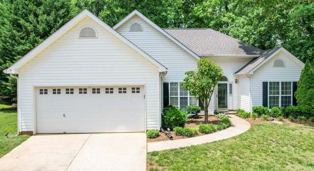 Photo of 8623 Cedar Hollow Ln, Huntersville, NC 28078