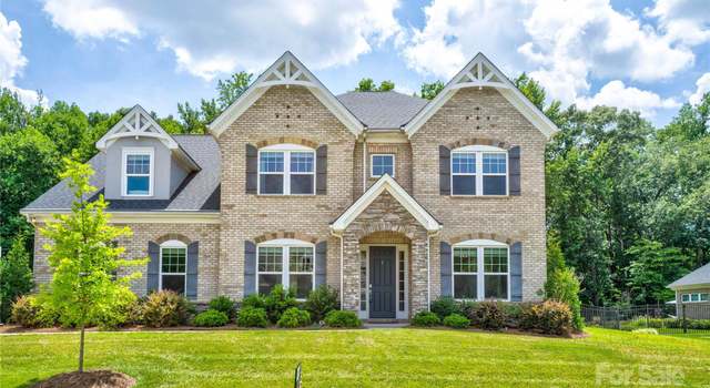 Photo of 212 Hollyhock Dr, Matthews, NC 28104