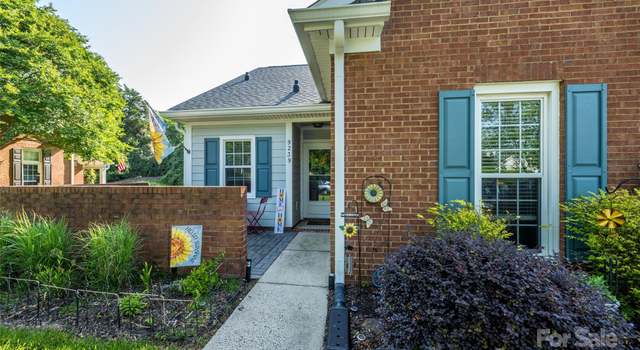 Photo of 9239 N Vicksburg Park Ct, Charlotte, NC 28210