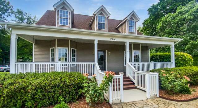 Photo of 204 W Boyd St, Maiden, NC 28650