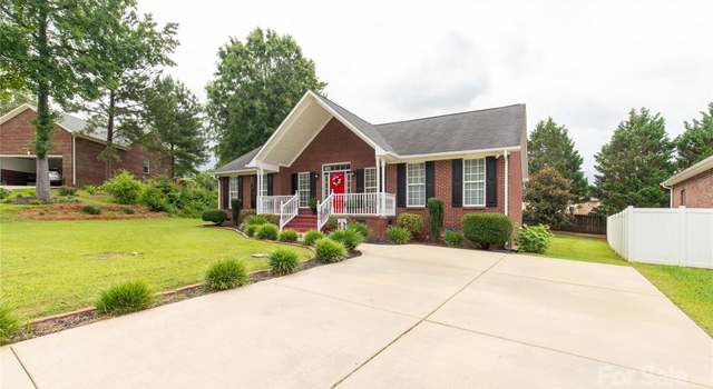 Photo of 204 Victoria Cir, York, SC 29745