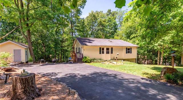 Photo of 24 Carrier Pl, Asheville, NC 28806