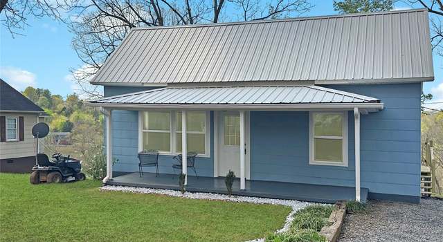 Photo of 2210 22nd Avenue Ct SE, Hickory, NC 28602