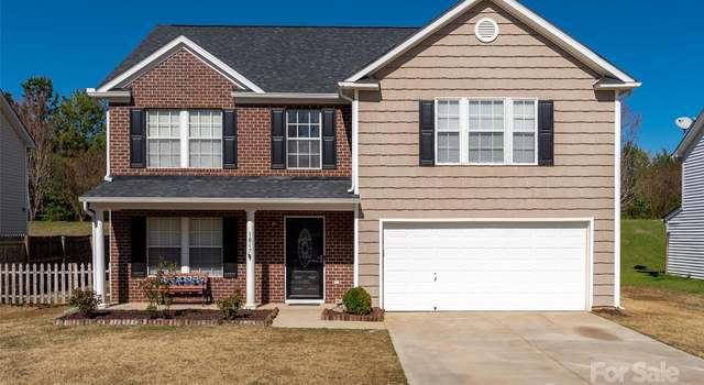 Photo of 1017 Village Green Ln, Rock Hill, SC 29730