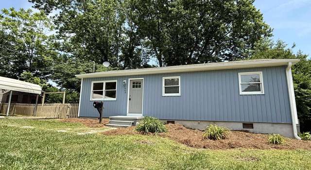 Photo of 408 N Hill St, Dallas, NC 28034