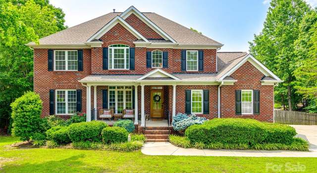 Property at 4712 Amberside Dr, Rock Hill, SC 29732, 6 beds, 4 baths