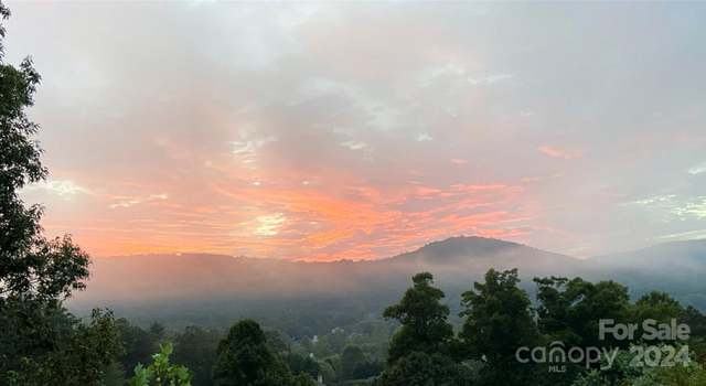 Photo of 25 Huntington Chase Dr, Asheville, NC 28805