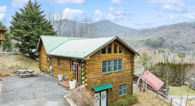 Photo of 16 Hiawatha Dr, Maggie Valley, NC 28751