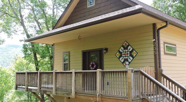 Photo of 235 Red Oak Ln, Burnsville, NC 28714