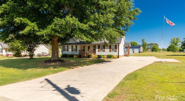 Photo of 1560 Springlake Rd, York, SC 29745