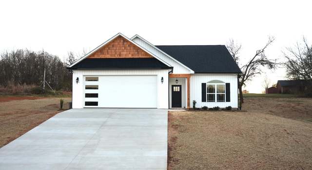 Photo of 4929 Southview Dr, Hickory, NC 28602