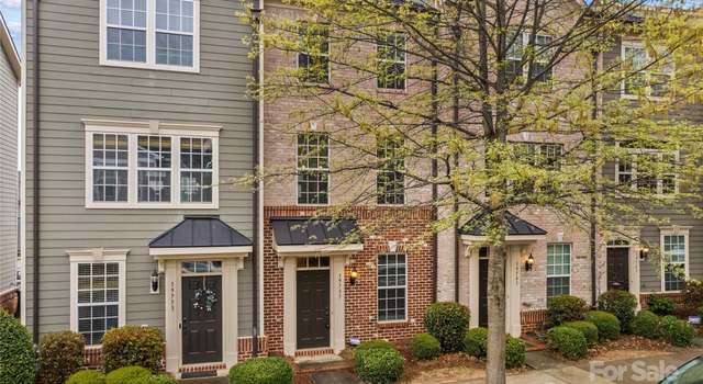 Photo of 19737 Playwrights Way, Cornelius, NC 28031