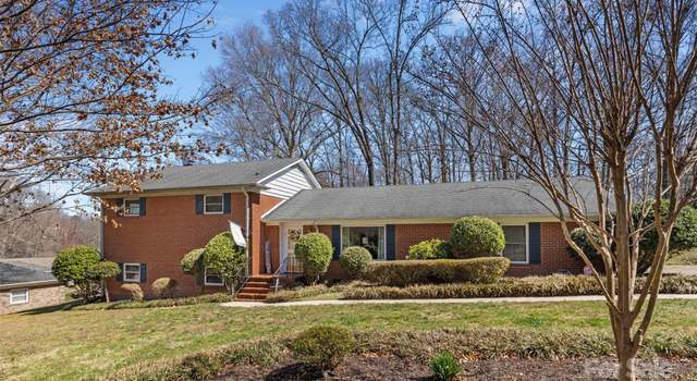Photo of 211 Kingsway Cir, Charlotte, NC 28214