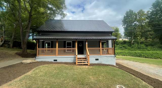 Photo of 202 Hickory St, Granite Falls, NC 28630