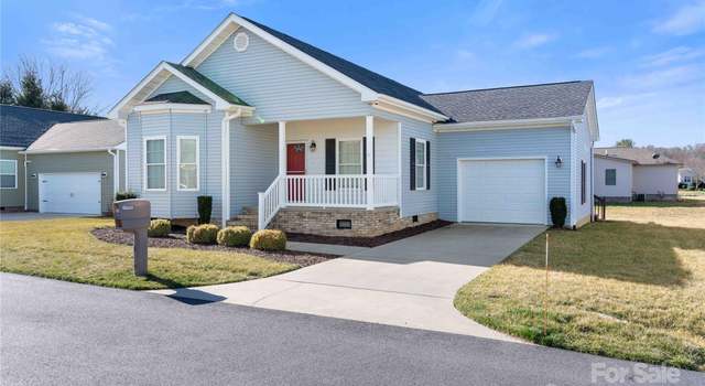 Photo of 357 Beechnut Dr, Hendersonville, NC 28739