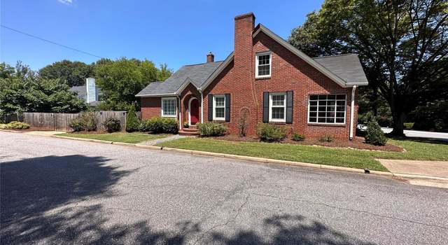 Photo of 115 6th Ave NE, Hickory, NC 28601