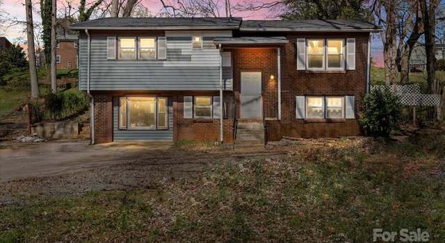 Photo of 326 Whispering Pines Dr, Charlotte, NC 28217