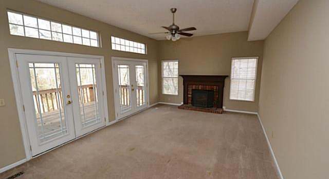 Photo of 3227 Harris Mill Ln, Charlotte, NC 28262