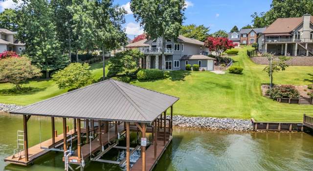 Photo of 231 Charlotte Ann Ln, Hickory, NC 28601
