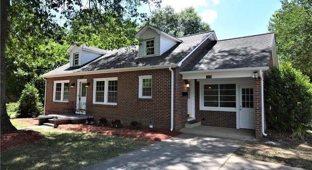 Photo of 1519 3rd St NW, Hickory, NC 28601