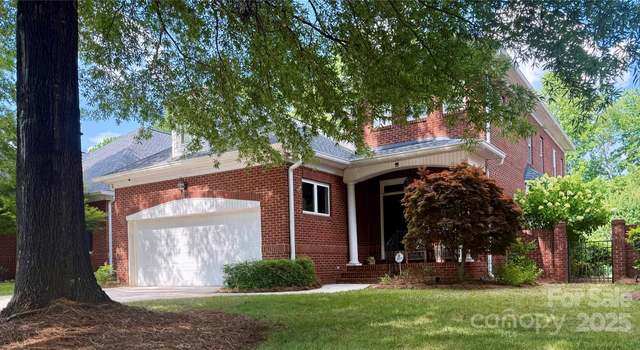 Photo of 16042 Stonemont Rd, Huntersville, NC 28078