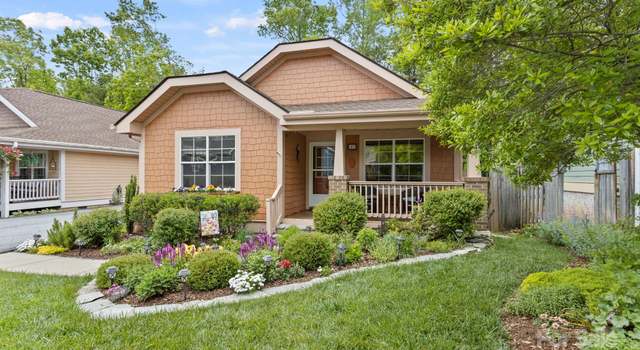 Photo of 40 Avonlea Ln, Flat Rock, NC 28731