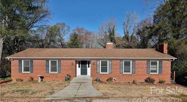 Photo of 325 Crestside Dr, Concord, NC 28025