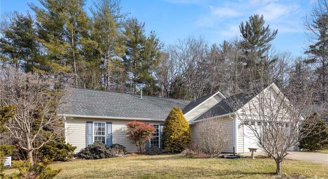 Photo of 154 Stonehollow Rd, Fletcher, NC 28732