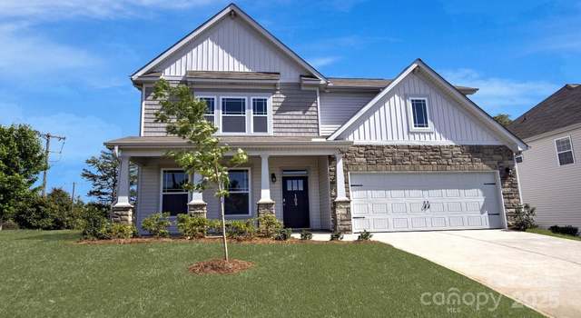 Photo of 30 Silverthorne Ct, Hendersonville, NC 28792