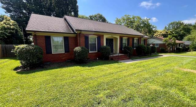 Photo of 6301 Cherrycrest Ln, Charlotte, NC 28217
