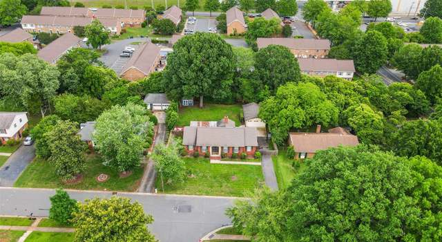 Photo of 6301 Cherrycrest Ln, Charlotte, NC 28217