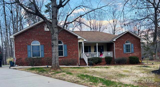 Photo of 920 Hunting Ave, Lincolnton, NC 28092