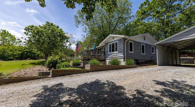 Photo of 111 Cloverdale Dr, Hendersonville, NC 28791