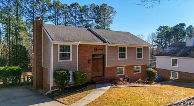 Photo of 15625 Fairfield Dr, Matthews, NC 28104