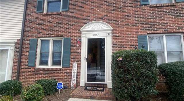 Photo of 1330 5th St NE #207, Hickory, NC 28601