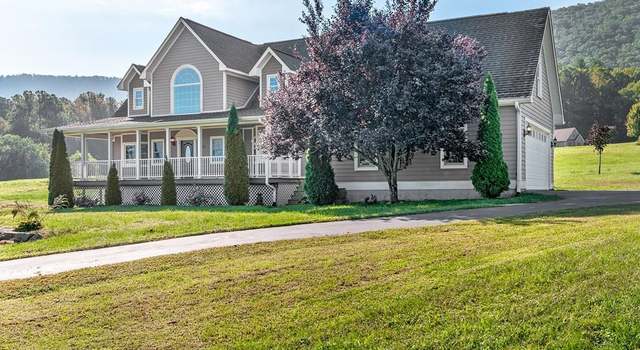 Photo of 203 Saddle Club Ln, Hendersonville, NC 28739